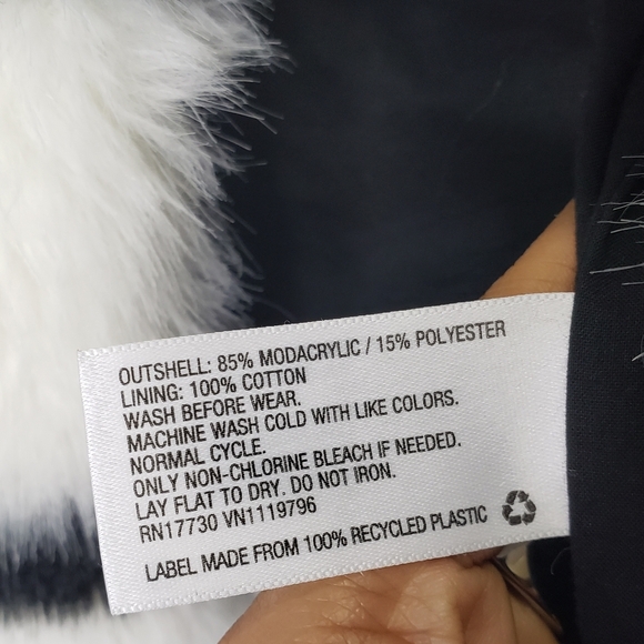 Cherokee Faux Fur Vest Girls 10/12 Black White - Picture 4 of 4